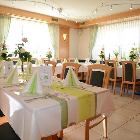 Gasthof Zur Post Hotel Und Parkplatz Vohenstrauss Exterior foto