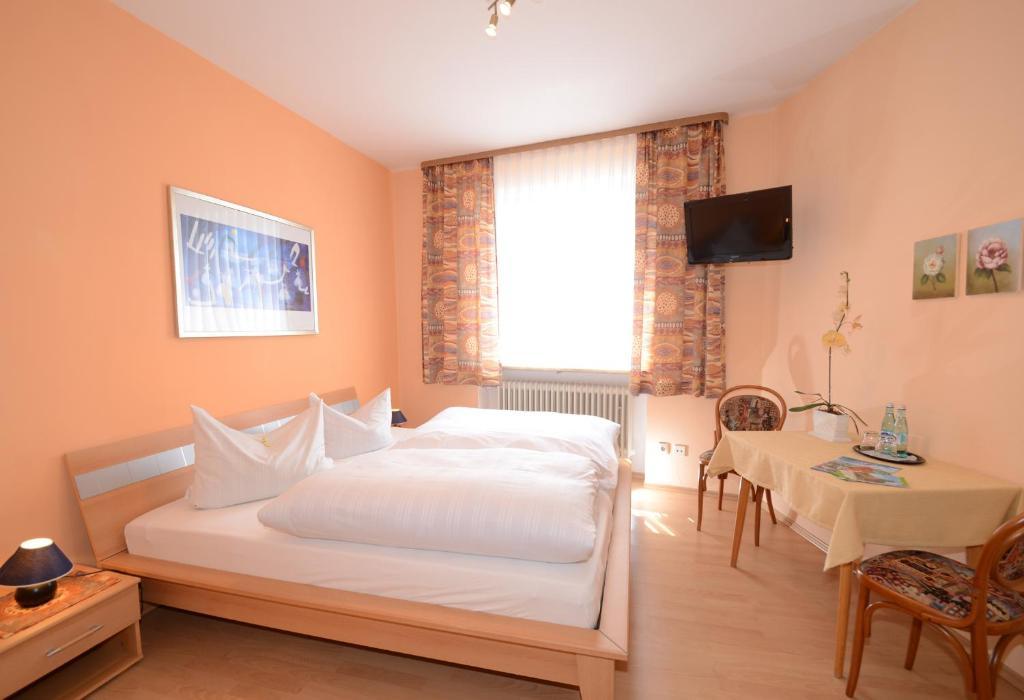Gasthof Zur Post Hotel Und Parkplatz Vohenstrauss Quarto foto