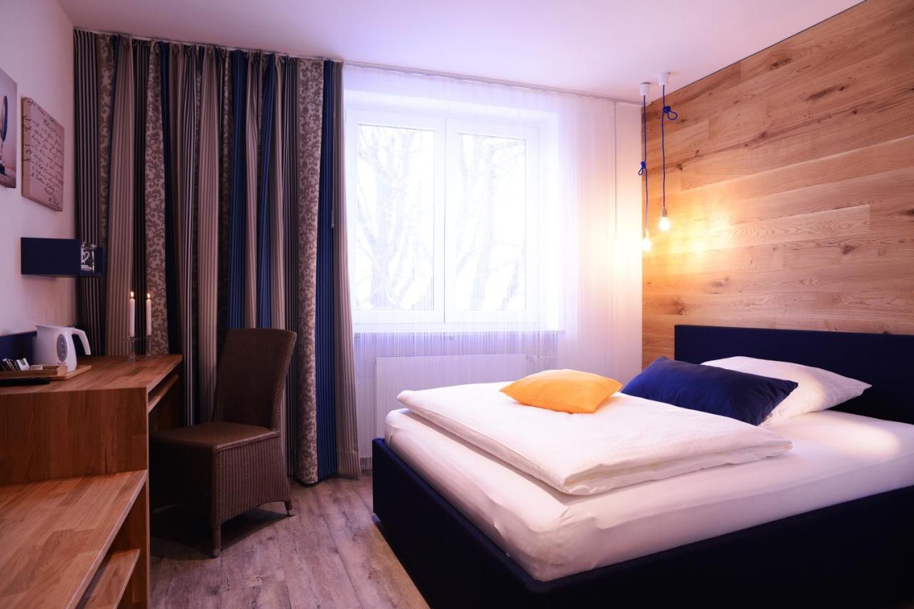 Gasthof Zur Post Hotel Und Parkplatz Vohenstrauss Exterior foto